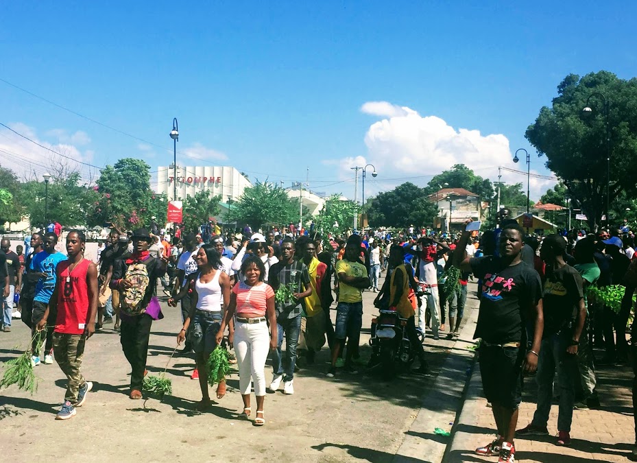 Manifestation de masse sur le Champs-de-Mars à Port-au-Prince le 17 octobre 2018.