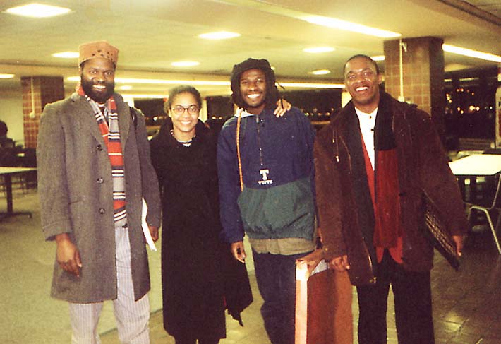 Quatre poètes et artistes haïtiens à Boston. Photographie de Charlot Lucien