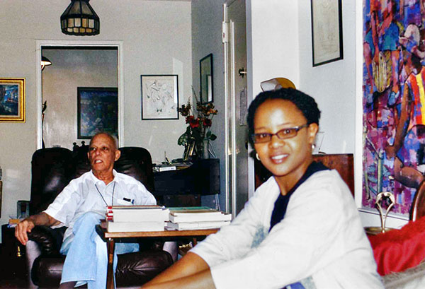 Paul Laraque avec Edwidge Danticat, chez Laraque en 2002.