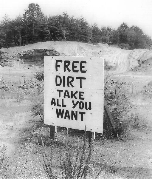 A sign offering free dirt in Alabama.