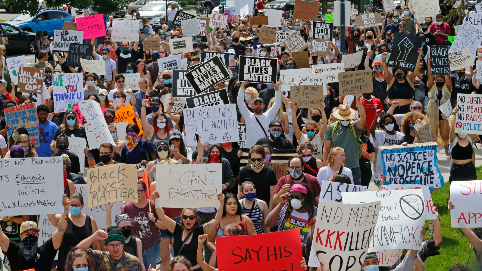 Manifestants à Salt Lake City, le 30 mai 2020. —photo par Rick Bowner, AP.